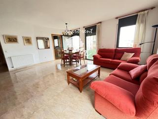 Pis  Riera ginjolers. Riera ginjolers  apartamento de 3 dormitorios en pleno centro de