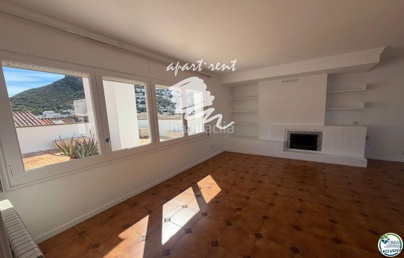 Foto 2160d659-dda4-4fa3-a21e-fb6d9461320c. Piso Centre ático en el centro en Centre Roses