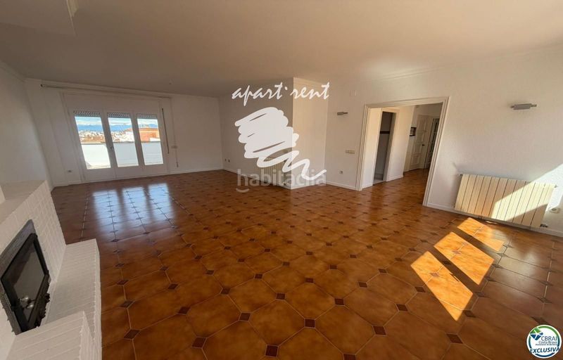 Foto 2aa911af-96ca-4418-a9ef-b1c4cc87813d. Piso Centre ático en el centro en Centre Roses