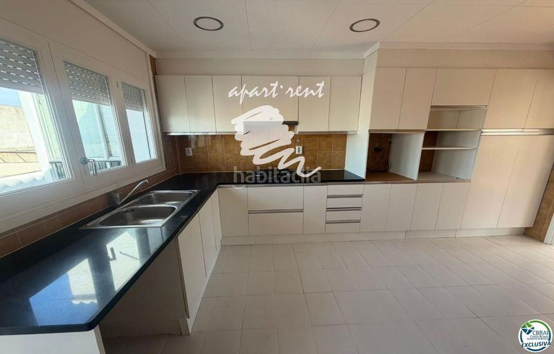 Foto 584db9f4-6978-4743-bab7-da37fefdae1f. Piso Centre ático en el centro en Centre Roses