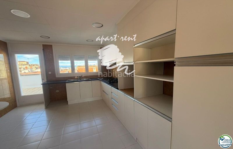 Foto 830c100e-c989-4058-95af-b362d81dfa2c. Piso Centre ático en el centro en Centre Roses