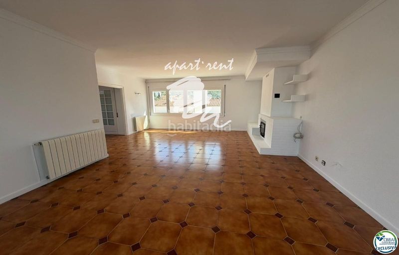 Foto 8bfbc4bf-db57-45a2-b7b1-da4f5bfe0ff9. Piso Centre ático en el centro en Centre Roses