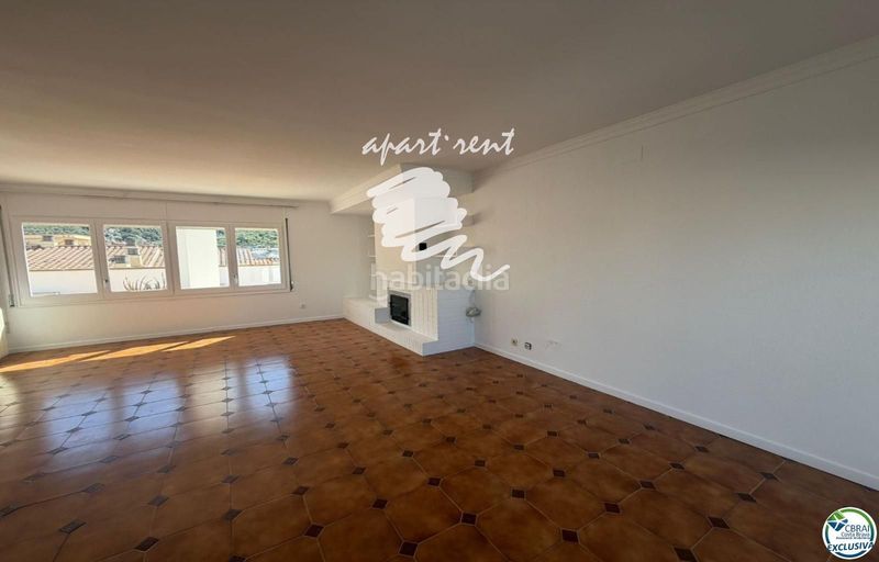 Foto fc2be9c6-c15a-44d5-9758-2567c83738c0. Piso Centre ático en el centro en Centre Roses