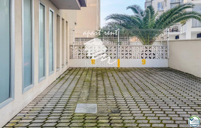 Foto 386a3e00-d5dd-4c69-a0fa-e2d2e0d8b7c9. Piso Santa Margarida piso luminoso con terraza y vistas al mar en Roses