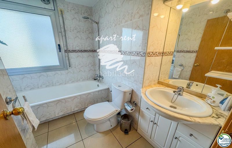 Foto 5eadf3f8-2787-4cac-8c9f-e21091f8e1b8. Piso Santa Margarida piso luminoso con terraza y vistas al mar en Roses