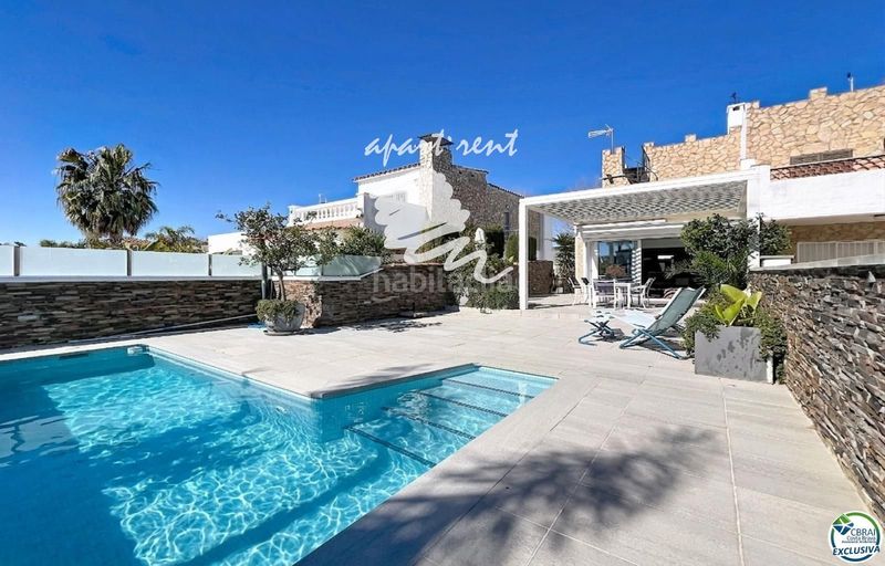 Foto 8e0f5e12-306c-4f04-9f33-780b9745aad4. Casa amb calefacció aparcament piscina a Tordera - Fluvià - Llobregat Empuriabrava