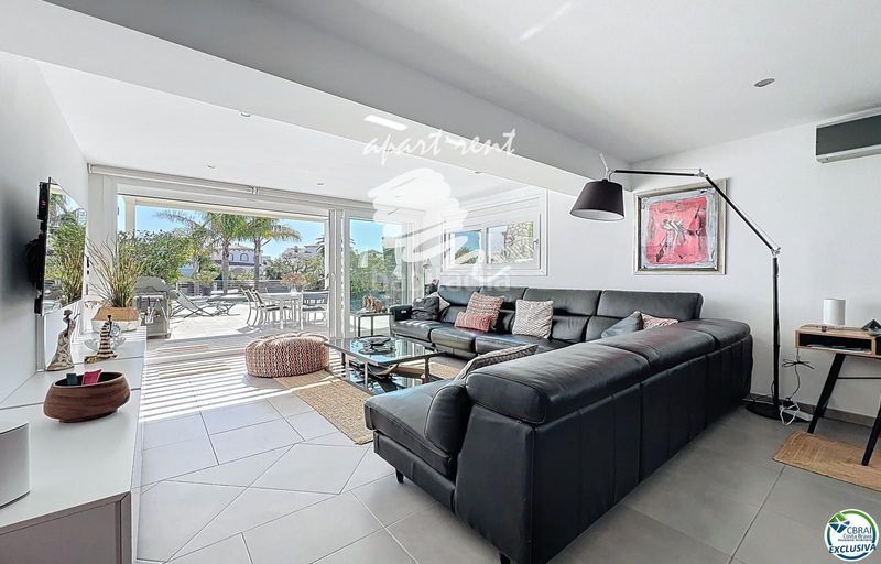 Foto c41e0b93-0a7f-4ad6-8c00-cb0fe6c9b6e4. Casa amb calefacció aparcament piscina a Tordera - Fluvià - Llobregat Empuriabrava