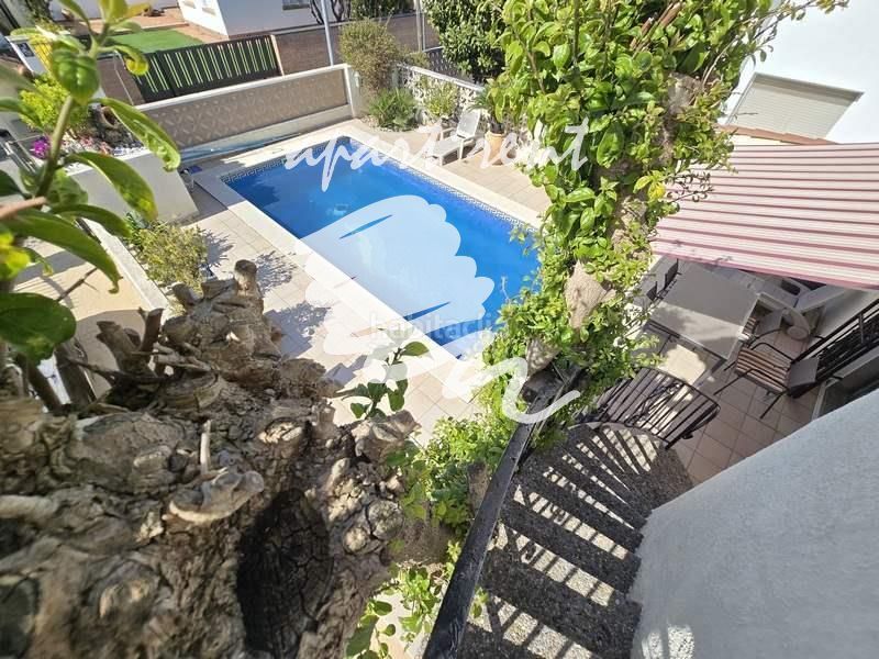 Foto b14ece25-cb5e-4a66-aced-22f53298acac. Casa amb aparcament piscina a Peni Empuriabrava