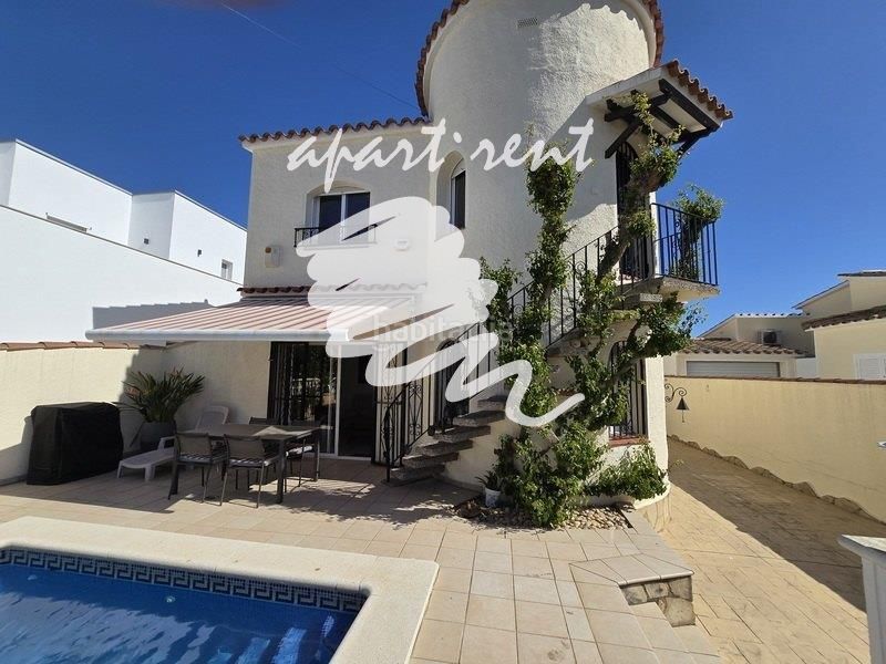Foto fb2992f6-cca5-4ccf-ae2d-6385b1ac535d. Casa amb aparcament piscina a Peni Empuriabrava