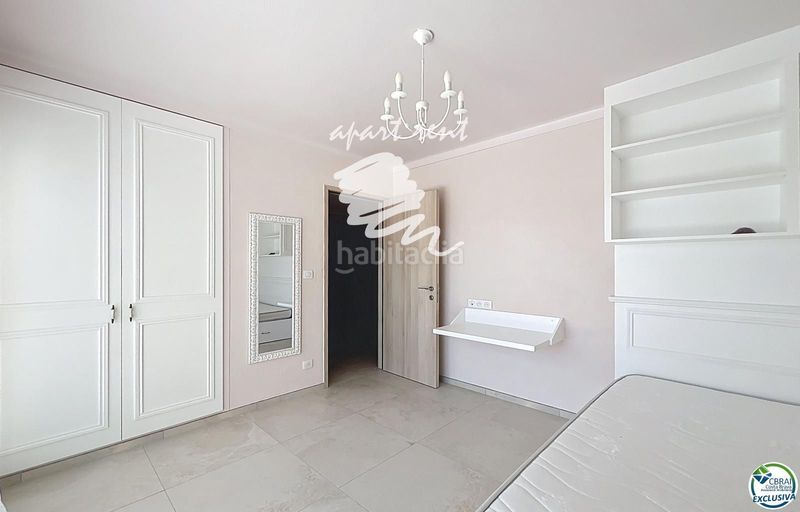 Foto 573cc487-9ff3-4ad1-a9f9-b9847b0f077d. Casa amb calefacció aparcament a Peni Empuriabrava