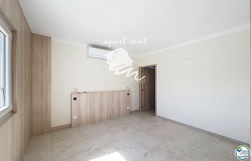 Foto 5efe0b0a-600c-4123-9790-800c98a79e02. Casa amb calefacció aparcament a Peni Empuriabrava