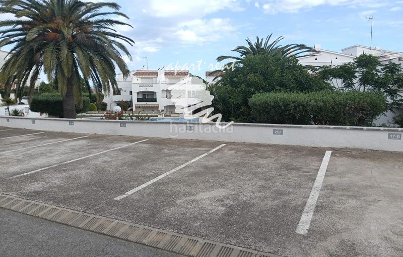 Foto e3899ce3-725d-43a3-8fc3-5c6555c84d6f. Pis amb calefacció aparcament piscina a Puig Rom-Canyelles-Almadrava Roses