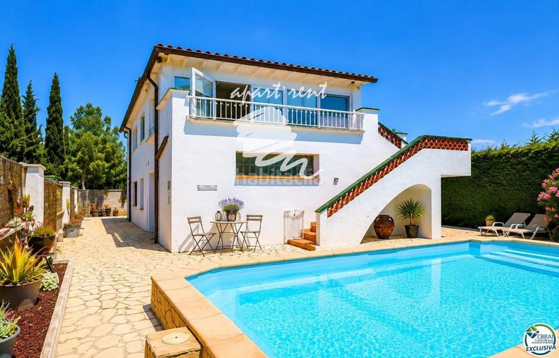 Foto 4a963a86-f0ae-455f-8332-4305bd4af010. Casa amb calefacció aparcament piscina a Nord Roses