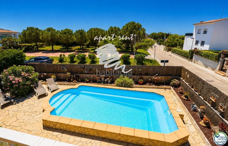 Foto a08255bc-1007-40f6-bf32-b158594034ac. Casa amb calefacció aparcament piscina a Nord Roses