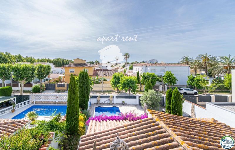 Foto 3e6b51f5-b900-4869-97b1-7a881aa44465. Casa amb calefacció aparcament piscina a Peni Empuriabrava