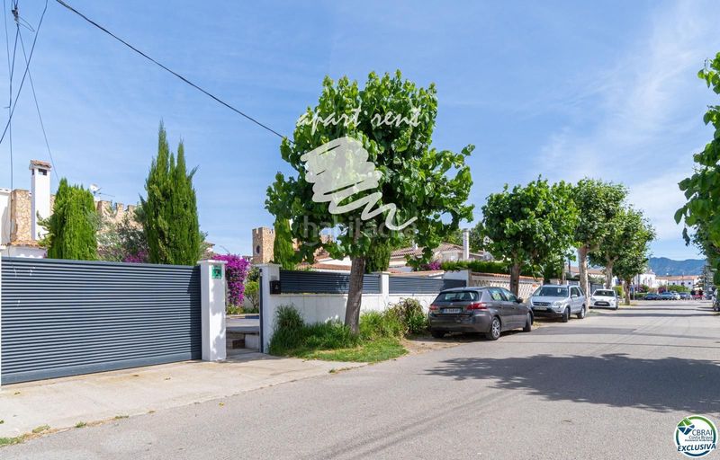 Foto ad4a7a78-1de4-4b36-89dd-27ef381beb72. Casa amb calefacció aparcament piscina a Peni Empuriabrava