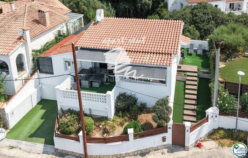 Foto f799385b-481b-4f7b-9d57-74de25f2652f. Casa amb calefacció aparcament piscina a Nord Roses