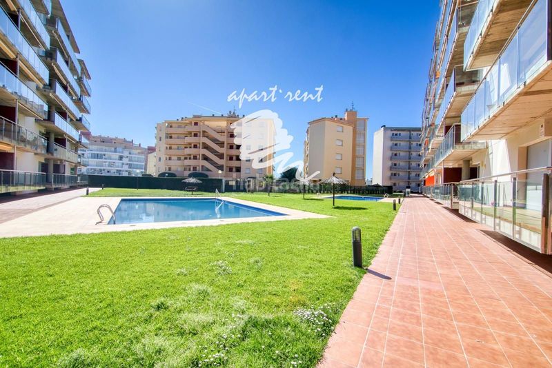 Foto cc7e3dcc-5d33-45e5-8b15-3e6de3ff79d7. Pis amb calefacció aparcament piscina a Santa Margarida Roses