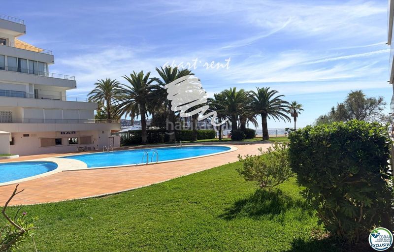 Foto 0110478d-60e5-4ad3-b21f-93072c9187b2. Piso holiday center primera línea, vistas espectaculares al mar, reformado en Roses