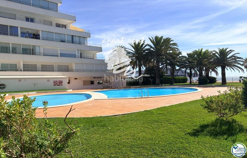 Foto 676b9b90-0d1f-41dd-b344-304cc9da7195. Piso holiday center primera línea, vistas espectaculares al mar, reformado en Roses