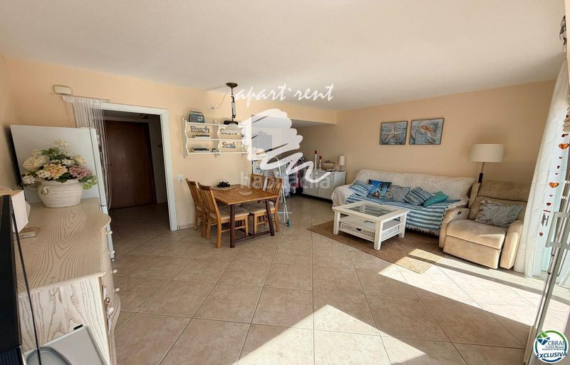 Foto c2a6e48a-a059-4a85-9ab0-4a8e84339198. Piso holiday center primera línea, vistas espectaculares al mar, reformado en Roses