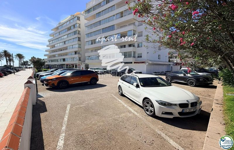 Foto cdaaebe1-1dd3-44d0-8a26-833c5c73e5ae. Piso holiday center primera línea, vistas espectaculares al mar, reformado en Roses