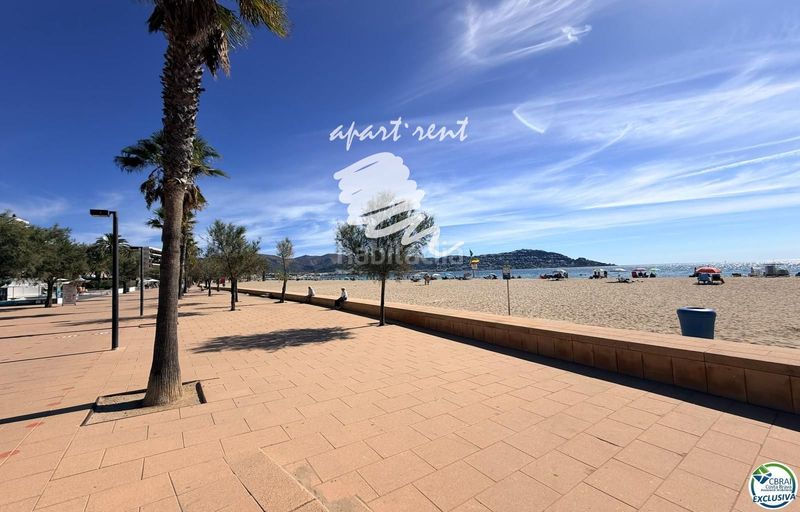 Foto d0a254e3-3d63-40fd-b537-7f13ee9ea32b. Piso holiday center primera línea, vistas espectaculares al mar, reformado en Roses
