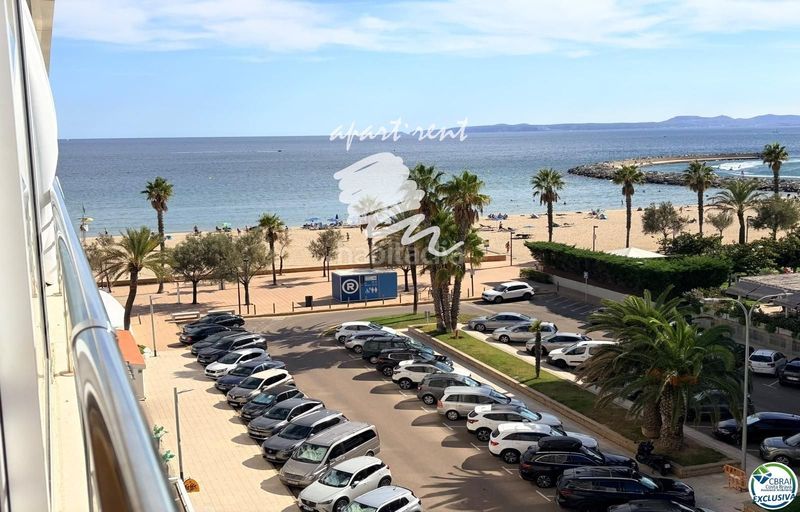 Foto deadd443-f8c8-4571-9e47-113f4fc0898e. Piso holiday center primera línea, vistas espectaculares al mar, reformado en Roses