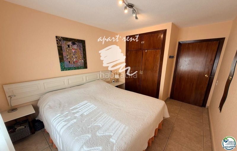 Foto e266a875-a4fc-4d07-b324-1e776be25f9c. Piso holiday center primera línea, vistas espectaculares al mar, reformado en Roses
