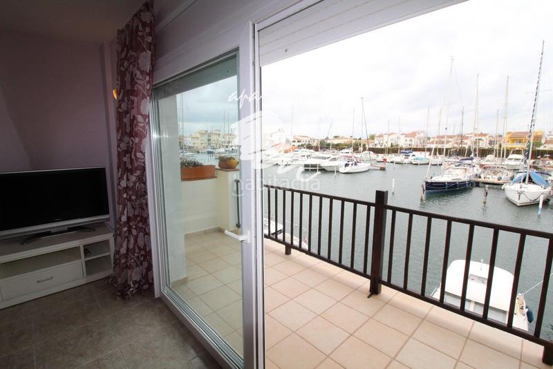 Foto 6c6309bb-28dd-49f2-b130-9284cb71c019. Casa con parcheggio in Port Grec - Port Moxó Empuriabrava