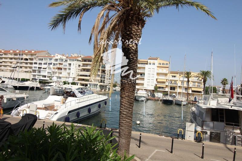 Foto 727bb92d-2f01-4969-bfc4-3ad9d1209061. Casa con parcheggio in Port Grec - Port Moxó Empuriabrava