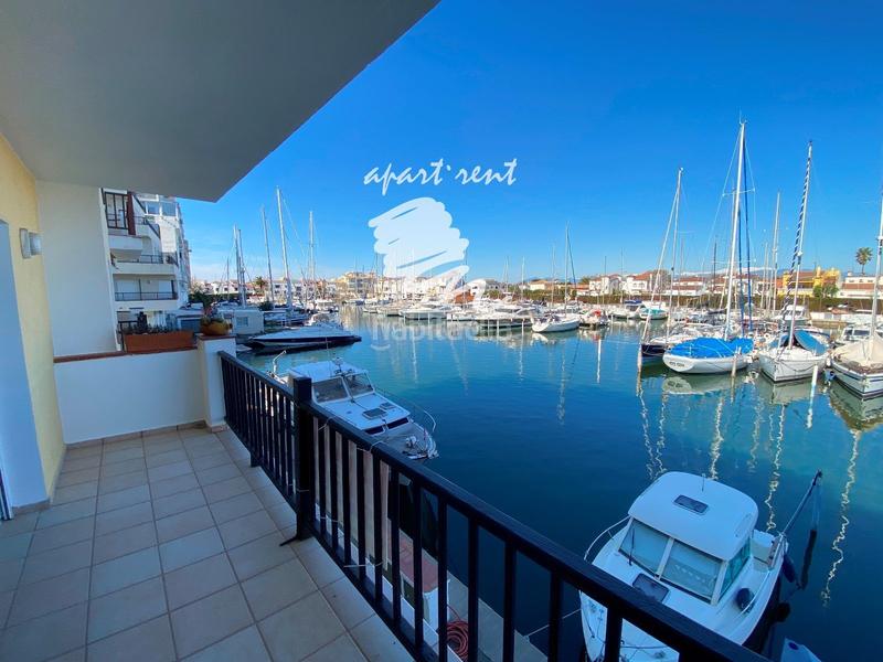 Foto ab767497-7c28-4e88-96cd-12f53deba562. Casa con parcheggio in Port Grec - Port Moxó Empuriabrava