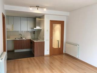 Appartement in Nord Oest - Can Noguera. Apartament cèntric semi nou