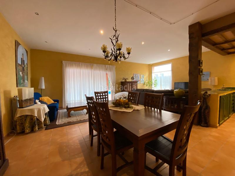 Foto 084fdb4c-fe2d-4e2f-ba63-3f1582acdb8f. Xalet a carrer ter 9 a Mont-ras