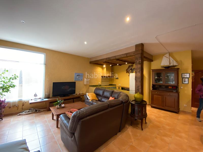 Foto af8d73a7-75ad-458d-9f77-dc300b1f98f8. Xalet a carrer ter 9 a Mont-ras