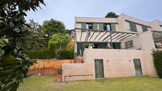 Casa bifamiliare  Avinguda de la costa brava 21b. Vivienda exclusiva situada en una tranquila comunidad de solo 4
