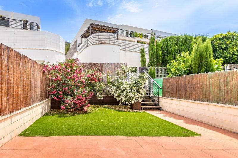 Foto 3a5d5412-51db-4a22-9038-70e6a9a37425. Casa adossada amb calefacció aparcament piscina a Alfàs del Pi (l´)