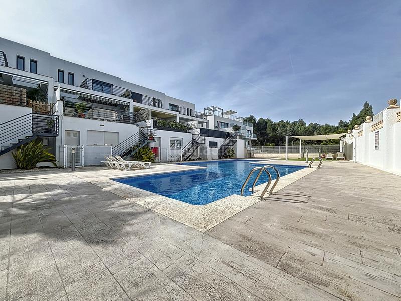Foto c6417f2f-7ce7-4823-946e-483a709aec14. Casa adossada amb calefacció aparcament piscina a Alfàs del Pi (l´)