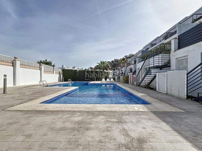 Foto ee4ddecb-c186-46f6-8eb1-7b2ca36d190d. Casa adossada amb calefacció aparcament piscina a Alfàs del Pi (l´)