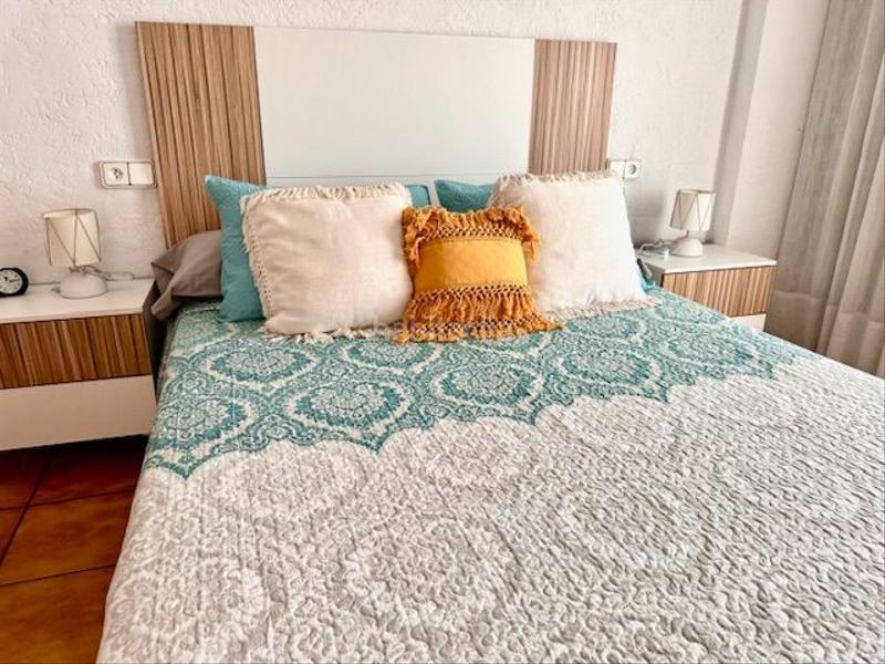 Foto 8286f0a3-f2c5-4021-b76c-e3c7a15027fb. Alquiler apartamento  en primera línea de mar con piscina y parking junto al paseo marítimo en Altea