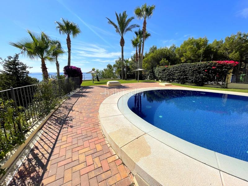 Foto be130815-66b1-4183-93b9-2eb174c2ca00. Alquiler apartamento atico duplex en urbanización con terrazas, piscina y vistas al mar en Altea