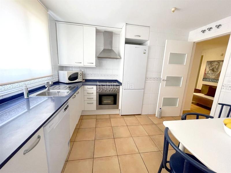 Foto d7274a34-a37d-4f6b-804c-19e66981ae5b. Alquiler apartamento atico duplex en urbanización con terrazas, piscina y vistas al mar en Altea