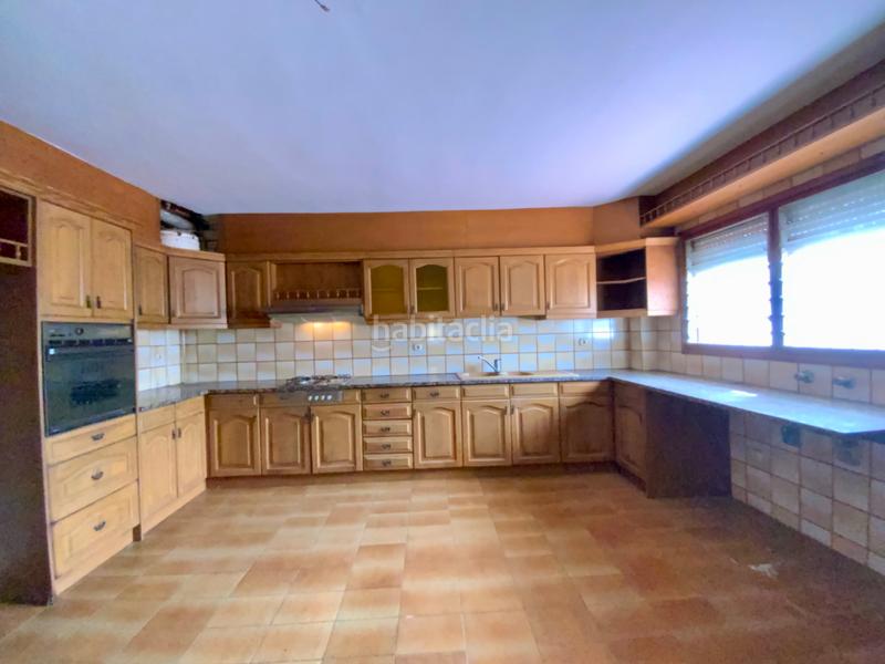 Foto 012cf227-0d48-4658-b950-b324760ca358. Casa adosada en el centro con jardín privado de 340 m² en Mataró