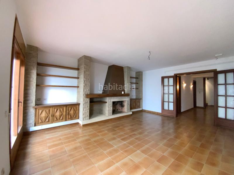 Foto 05c47d57-a861-4459-aeba-65f7d556b909. Casa adosada en el centro con jardín privado de 340 m² en Mataró