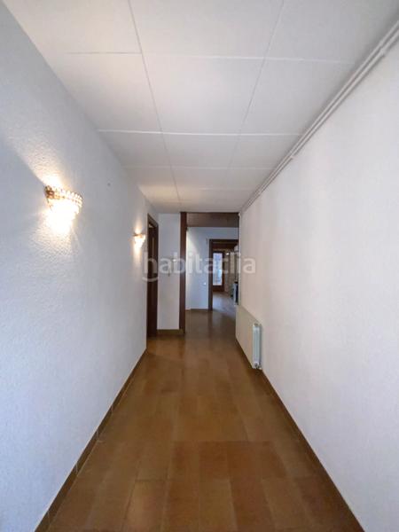Foto 17ff34c8-5310-4760-a27b-e77651d27b58. Casa adosada en el centro con jardín privado de 340 m² en Mataró