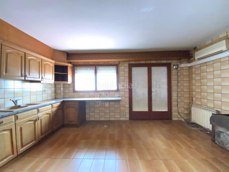 Foto 2ff8e2f8-89d2-41f1-be01-9e40943a2643. Casa adosada en el centro con jardín privado de 340 m² en Mataró