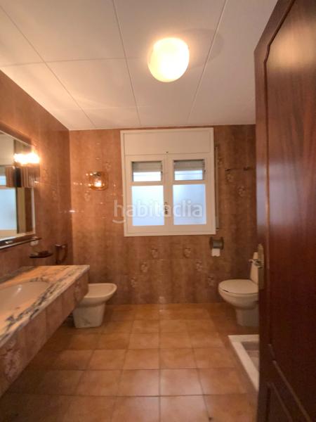 Foto 820ebf15-cf60-40ee-83bd-887616aac378. Casa adosada en el centro con jardín privado de 340 m² en Mataró