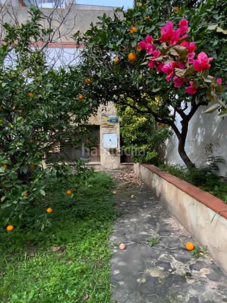Foto b0cbbde4-d1f7-4e42-9cf5-97165eb5dcc0. Casa adosada en el centro con jardín privado de 340 m² en Mataró