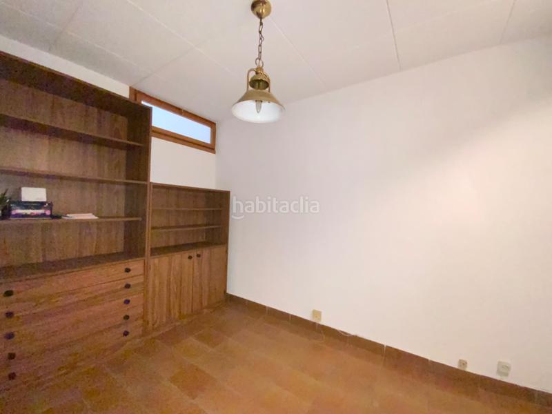 Foto c934d1fc-2e7e-4112-b9ba-c7d5e5d87b73. Casa adosada en el centro con jardín privado de 340 m² en Mataró