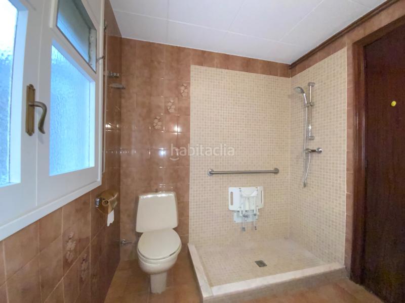 Foto cc5ac775-6720-48c2-87a8-5e47cf715d20. Casa adosada en el centro con jardín privado de 340 m² en Mataró